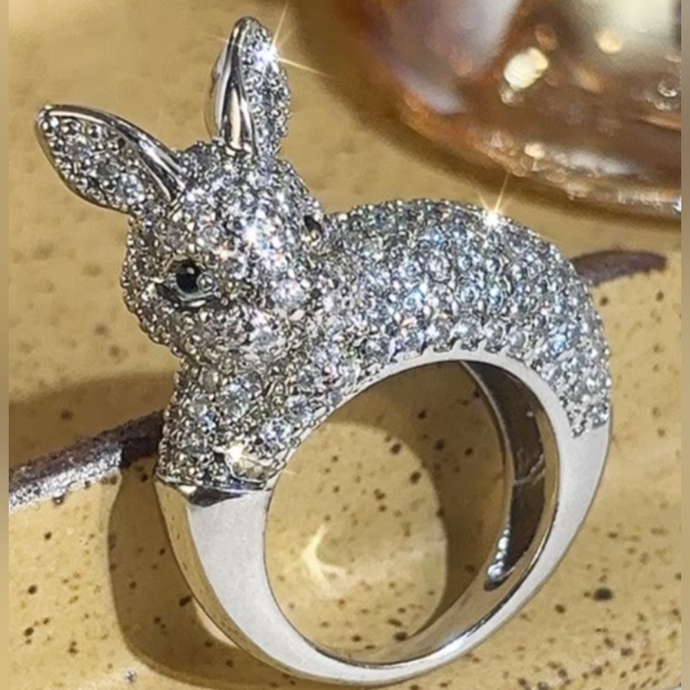 New Sparkling Rabbit Ring - Picture 4 of 9